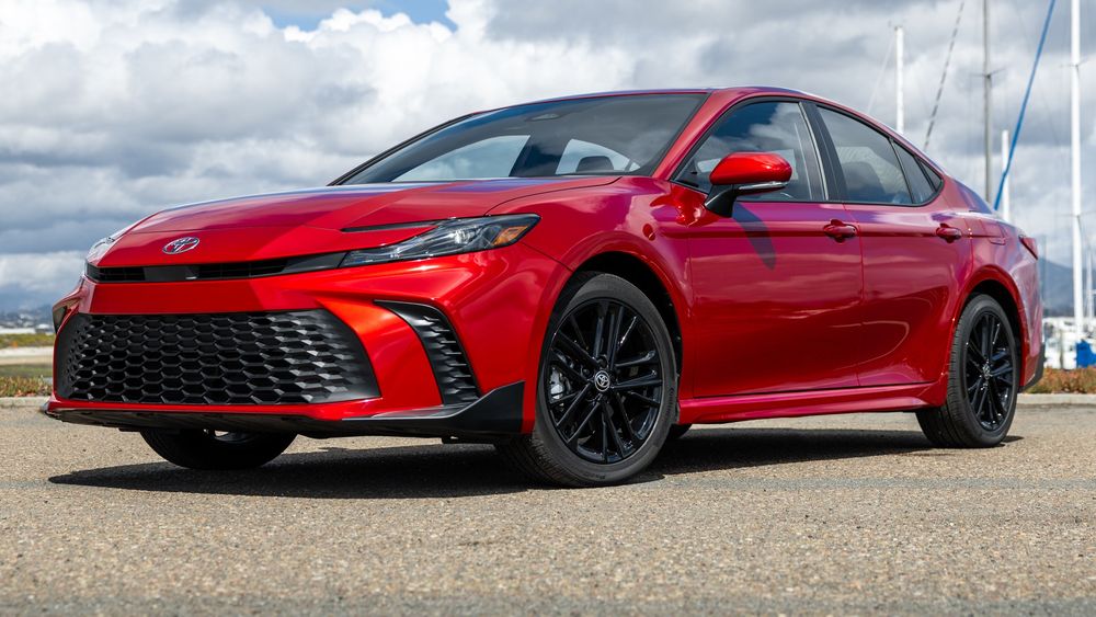 toyota camry 2025 đỏ