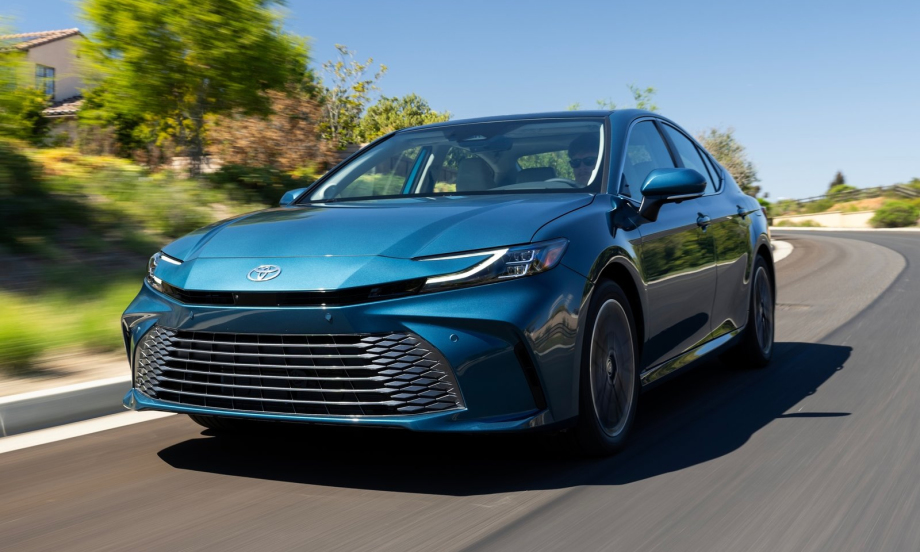 toyota camry 2025 xanh