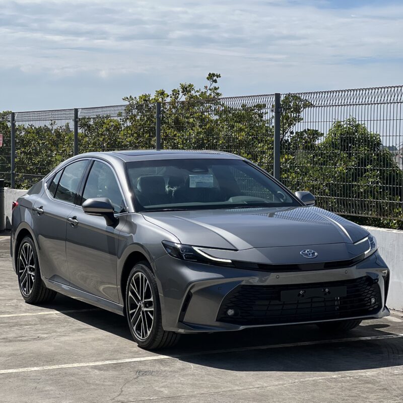 **Toyota Camry CE: Ưu Đãi Hấp Dẫn Tại Toyota Bình Phước**